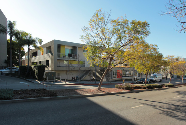 430-506 Pico Blvd in Santa Monica, CA - Foto de edificio - Building Photo