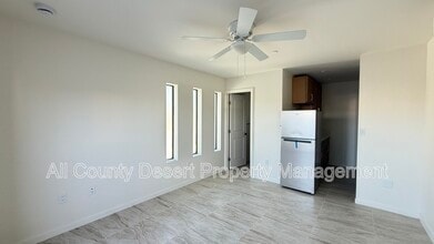 517 S Mountain View Dr, Unit 3S in Palm Springs, CA - Building Photo - Building Photo
