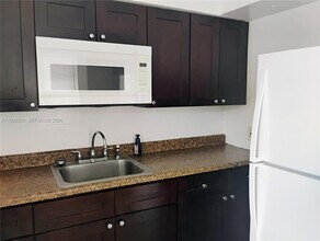 254 SW 15th St in Dania Beach, FL - Building Photo - Building Photo