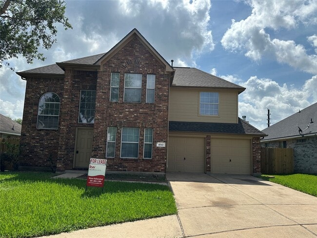 property at 4043 Hawthorn Glen Ct