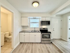725 21st Ave S in St. Petersburg, FL - Building Photo - Building Photo