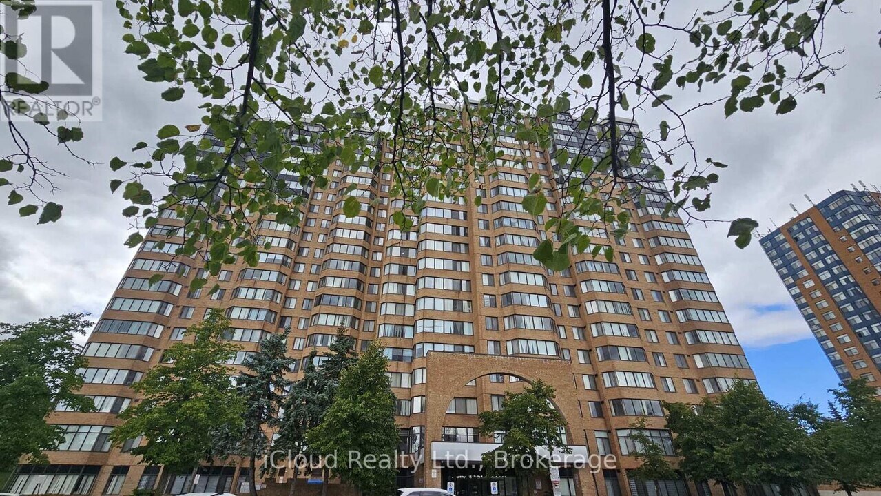 80 Alton Towers Cir in Toronto, ON - Building Photo