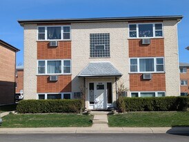 9216 Seymour Ave in Schiller Park, IL - Building Photo