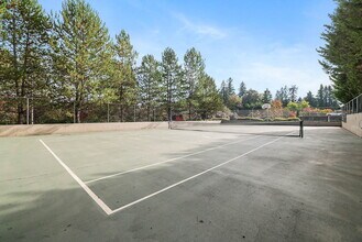Redmond Hill in Redmond, WA - Foto de edificio - Building Photo