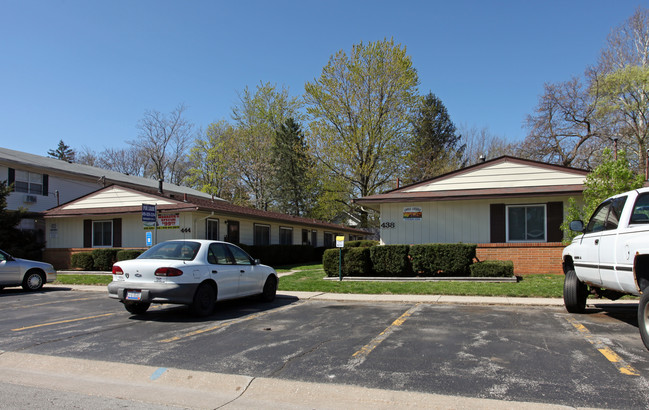 Campus Gardens in Bowling Green, OH - Building Photo - Building Photo