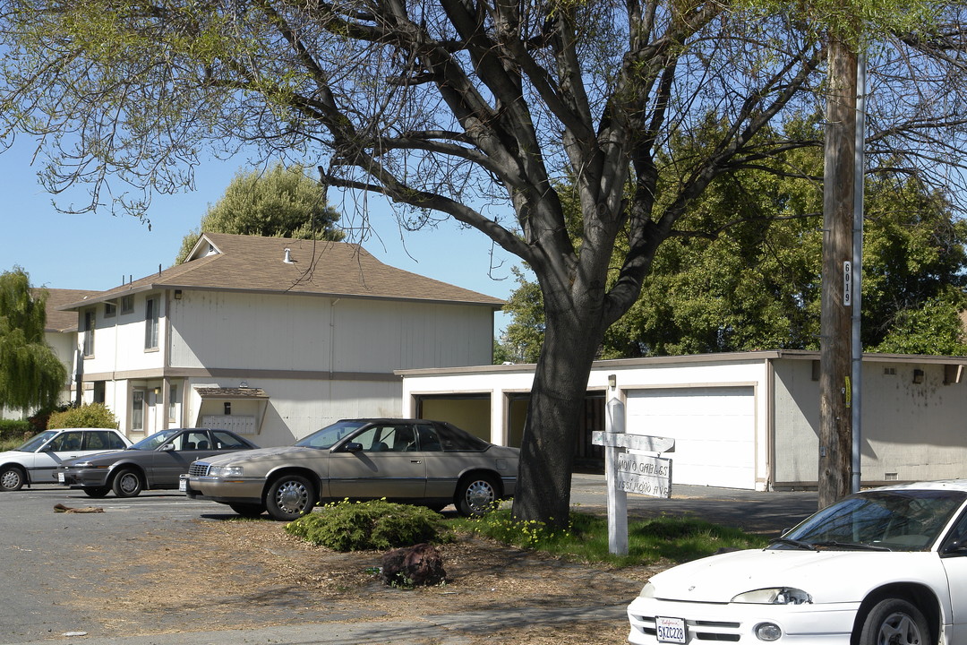 1555 Mono Ave in San Leandro, CA - Building Photo