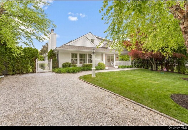 5 Juniper Ln in Southampton, NY - Building Photo - Building Photo