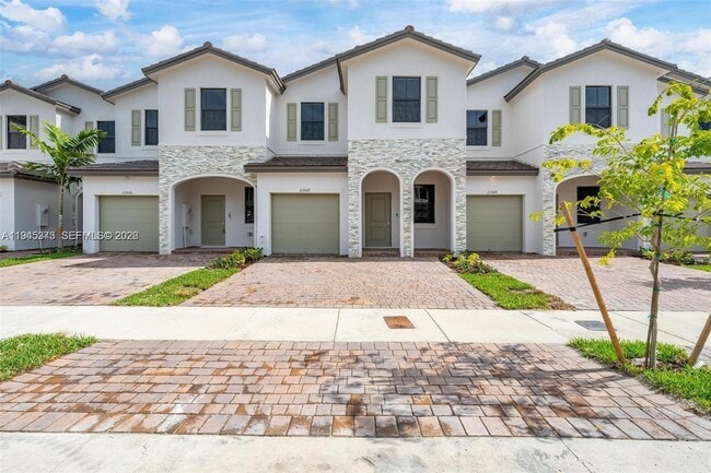 23507 SW 129th Path in Princeton, FL - Building Photo - Building Photo