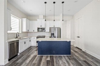 4036 Porter St in Houston, TX - Building Photo - Building Photo