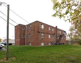 813 Michigan Apartments in Ypsilanti, MI - Building Photo - Building Photo