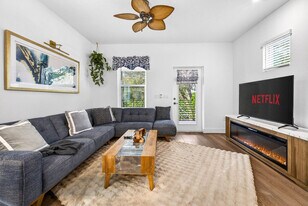 1734 W Cherry St, Unit ID1372960P in Tampa, FL - Building Photo