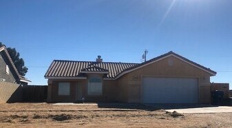9100 Evelyn Ave in California City, CA - Building Photo