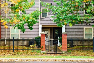 Riverview Collegiate Housing in Rochester, NY - Building Photo - Building Photo