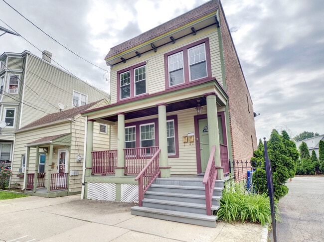 45 New St, Unit 3