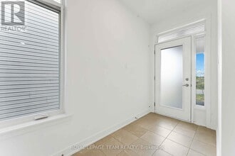27 Peony Ln in Ottawa, ON - Building Photo - Building Photo