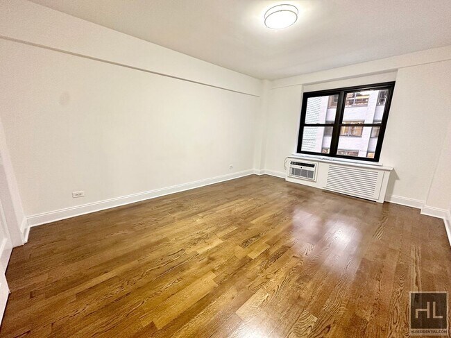 EAST 57 STREET, Unit 7F in New York, NY - Building Photo - Building Photo