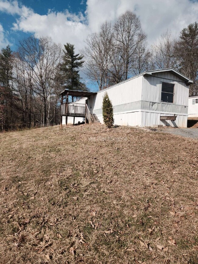 36 Misty Mountain Way in Candler, NC - Building Photo - Building Photo