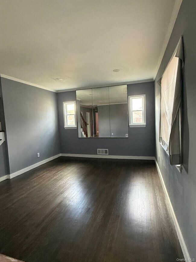 54 Kane Ave in Hempstead, NY - Building Photo - Building Photo