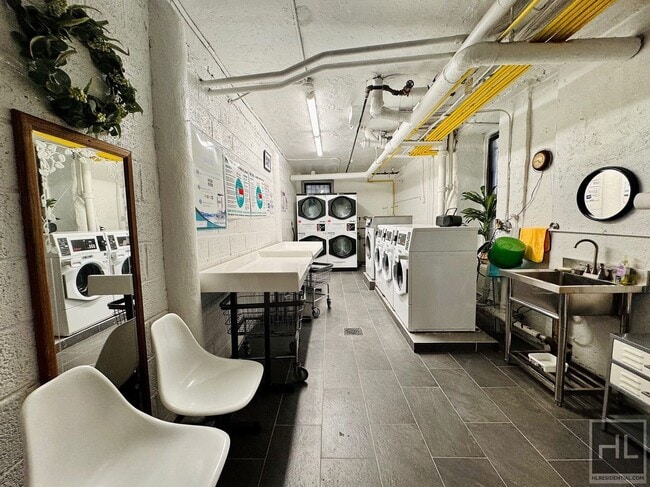 Claremont Avenue in New York, NY - Building Photo - Building Photo