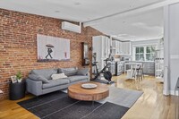 665 E 5th St, Unit 2 in Boston, MA - Building Photo - Building Photo