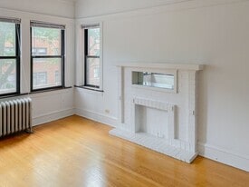 1448 W Cornelia Ave, Unit 2F in Chicago, IL - Building Photo