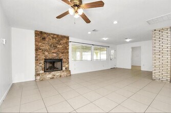 12305 Pine Oak Dr in Dickinson, TX - Building Photo - Building Photo