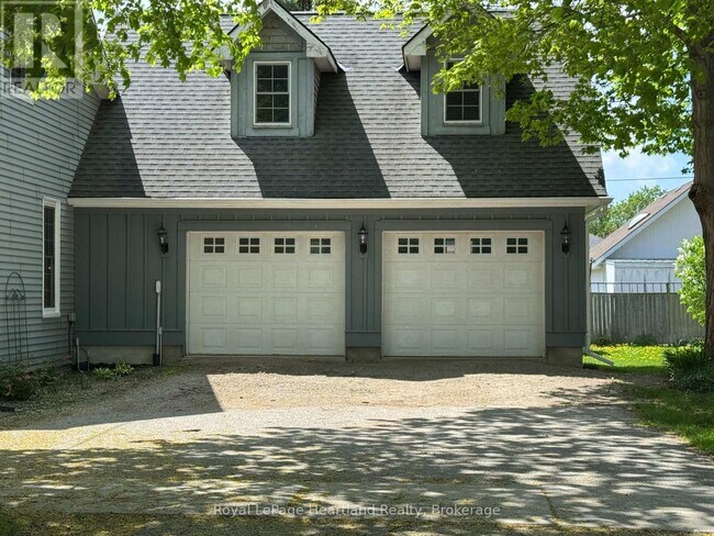 118 Anglesea St in Goderich, ON - Building Photo - Building Photo