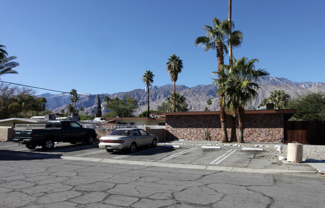 511 S Desert View Dr in Palm Springs, CA - Building Photo - Building Photo