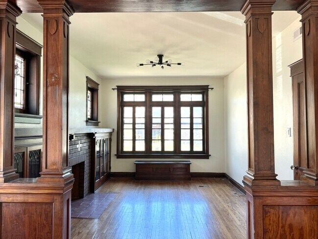 2601 S Kingshighway Blvd, Unit 2nd Floor in St. Louis, MO - Building Photo - Building Photo