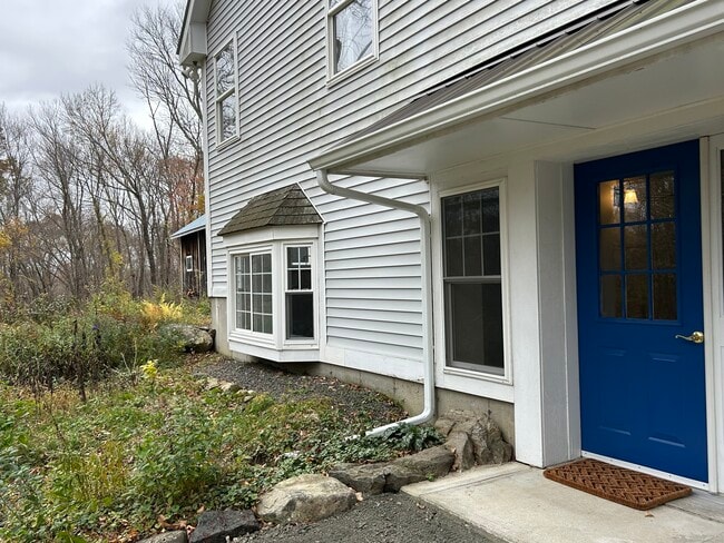 199 Hoop Pole Hill Rd in Woodbury, CT - Building Photo - Building Photo