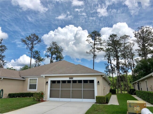 5804 Autumn Shire Dr in Zephyrhills, FL - Building Photo - Building Photo