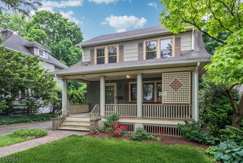 28 Ethelbert Pl in Ridgewood, NJ - Building Photo