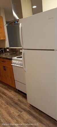 1914 SE Thurston St photo'