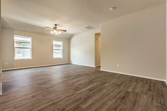 320 Chalk Hill Ct in Edmond, OK - Building Photo - Building Photo