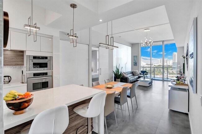 3029 NE 188th St in Aventura, FL - Building Photo - Building Photo