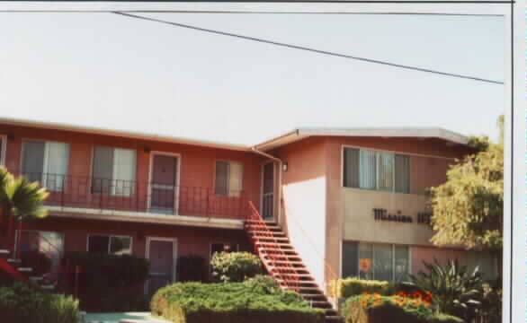 1303 W Lewis St in San Diego, CA - Foto de edificio - Building Photo