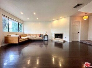 805 N W Knoll Dr in West Hollywood, CA - Building Photo - Building Photo