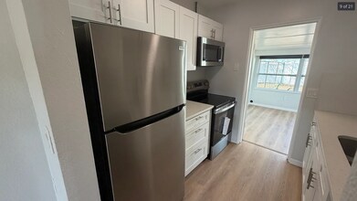 2268 Palmwood Dr in Dunedin, FL - Foto de edificio - Building Photo