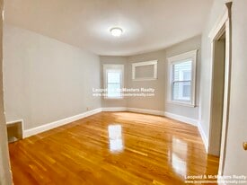 21 Roseclair St, Unit 1 in Boston, MA - Building Photo