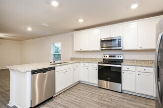 2006 Maple Ln in Kissimmee, FL - Building Photo - Building Photo