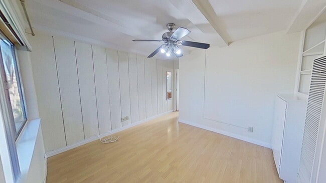 property at 332 E 20th St