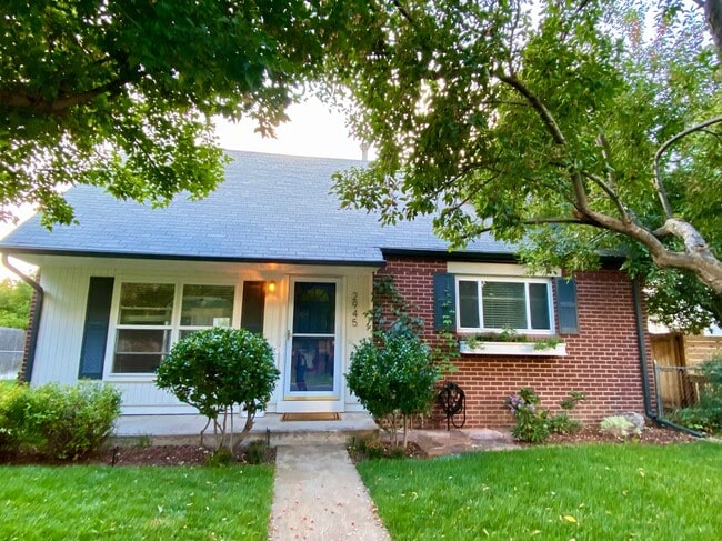 property at 2945 S Vine St