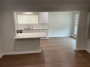 1518 S Carmelina Ave, Unit Front house in Los Angeles, CA - Foto de edificio - Building Photo