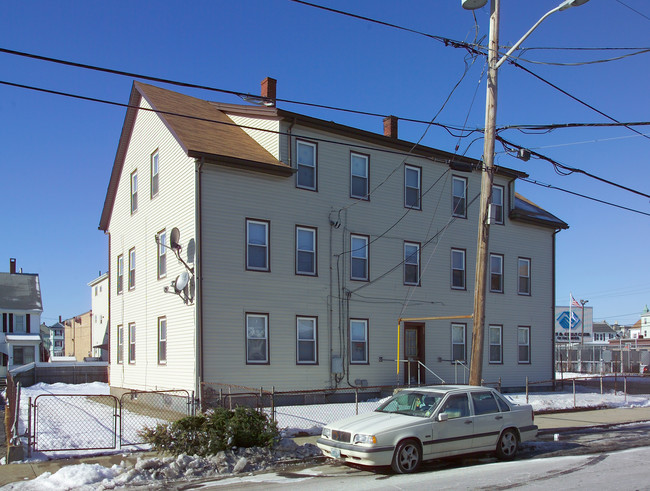 39 Quarry St in Fall River, MA - Building Photo - Building Photo