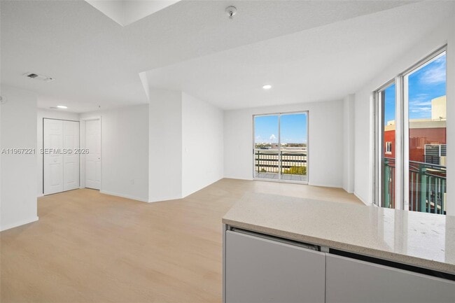 3500 Coral Wy in Miami, FL - Building Photo - Building Photo