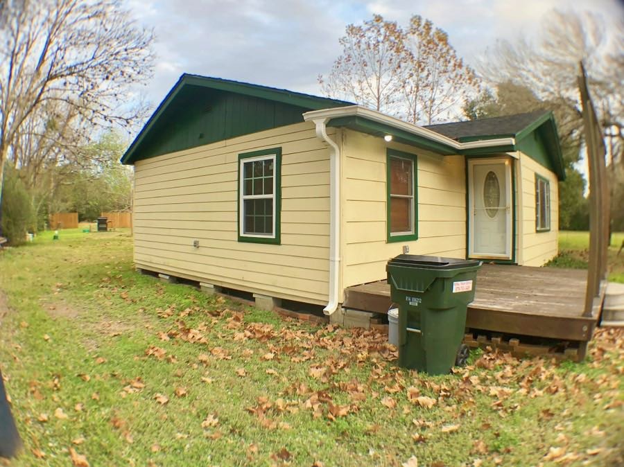 1224 County Rd 449 in West Columbia, TX - Building Photo