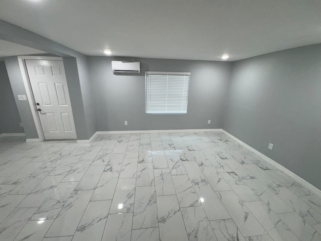 2690 Sample St in Kissimmee, FL - Building Photo - Building Photo