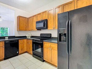8009 Tipperary Ln in Tampa, FL - Building Photo - Building Photo