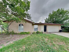 804 Crockett St in Midlothian, TX - Building Photo