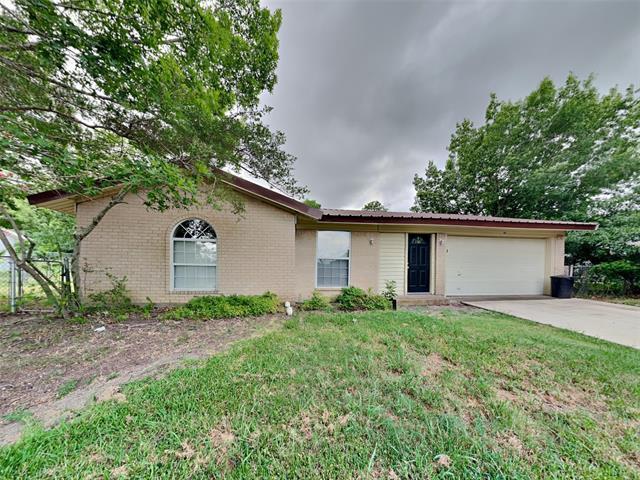 804 Crockett St in Midlothian, TX - Foto de edificio